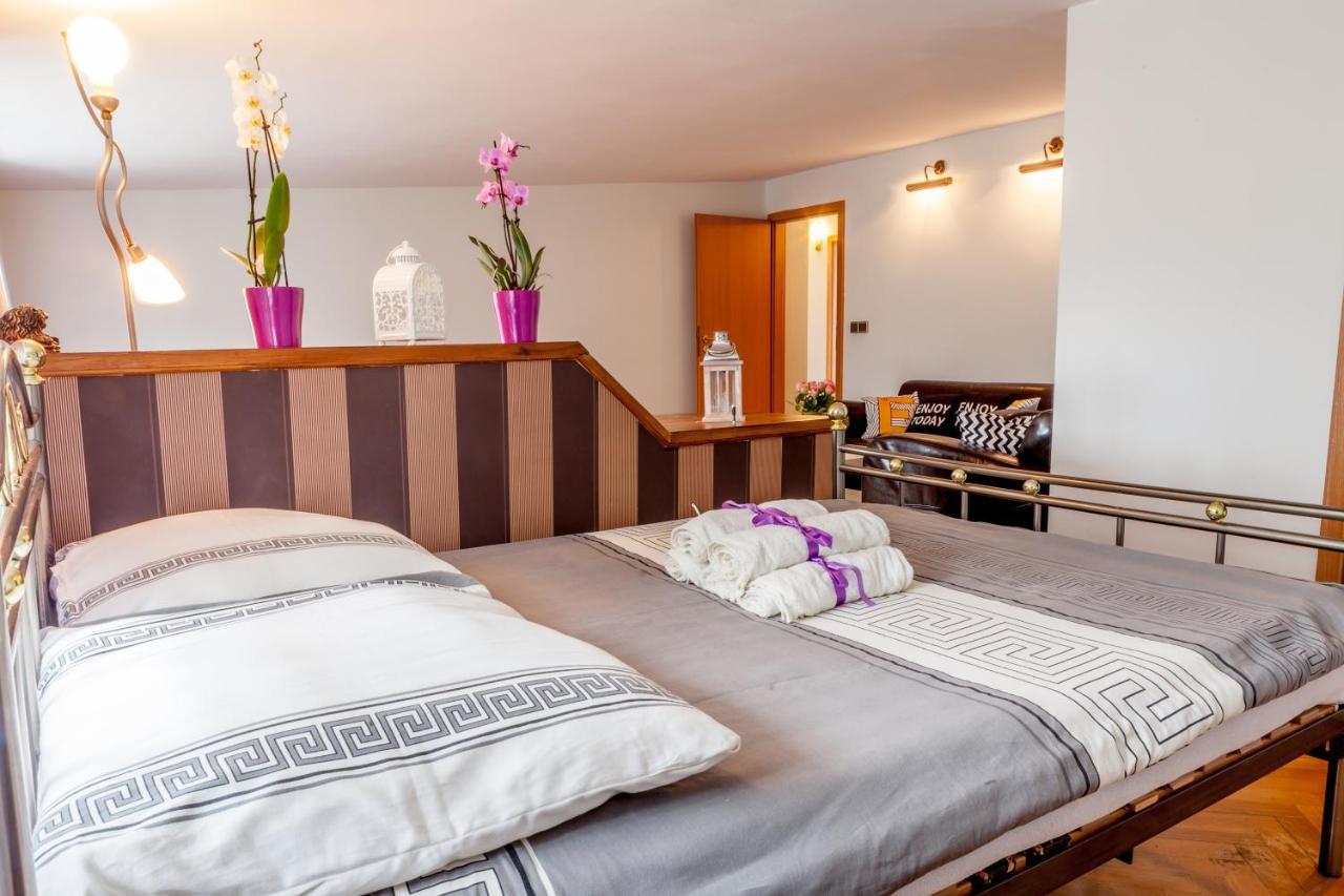 Apartment Klimatyczne Mieszkanie 3-pok. 200m Od Dworca Glownego Pkp *