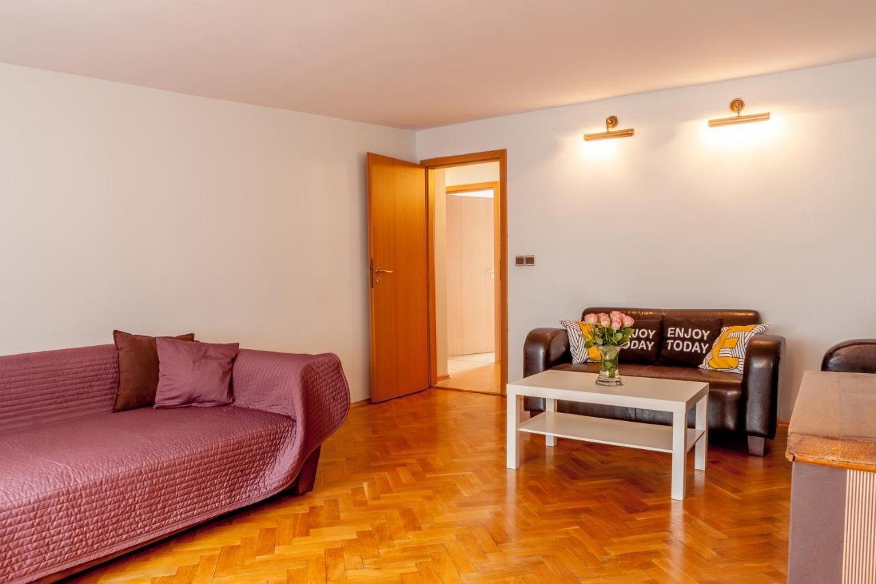 Klimatyczne Mieszkanie 3-pok. 200m Od Dworca Glownego Pkp Apartment *